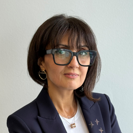 Headshot of Los Angeles PMHNP